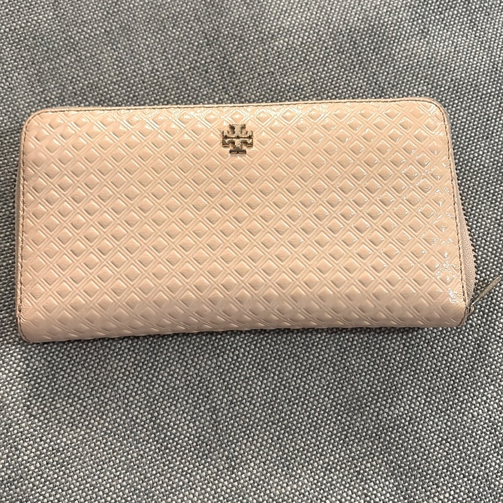 COPY - Tory Burch Rose Gold Diamond Quilted Leather Fleming Continental Wallet